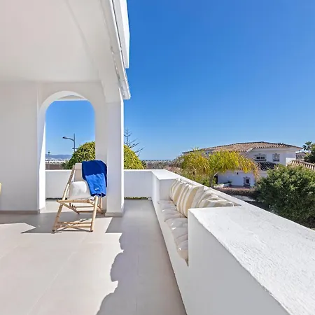 Banus - Beautiful Modern Flat Sea Views 公寓 *