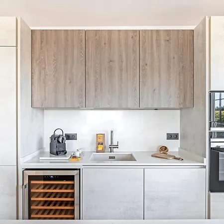 Banus - Beautiful Modern Flat Sea Views 马尔韦利亚