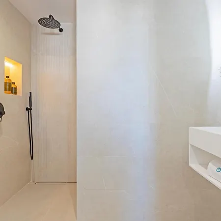 Banus - Beautiful Modern Flat Sea Views *