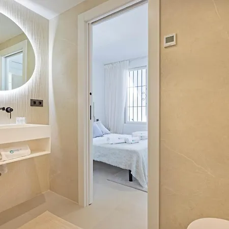 Banus - Beautiful Modern Flat Sea Views 马尔韦利亚