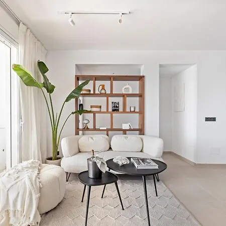 Banus - Beautiful Modern Flat Sea Views 马尔韦利亚