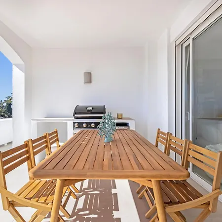 Banus - Beautiful Modern Flat Sea Views *