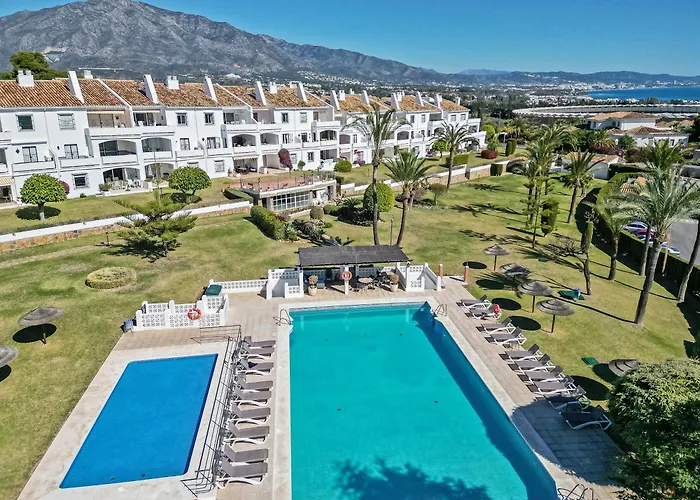 Banus - Beautiful Modern Flat Sea Views Apartament