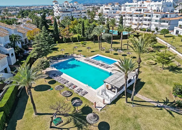 Banus - Beautiful Modern Flat Sea Views Marbella