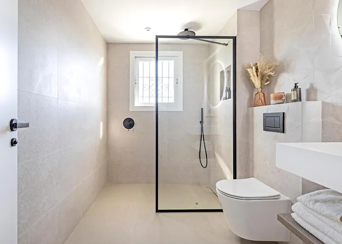 Banus - Beautiful Modern Flat Sea Views Apartament