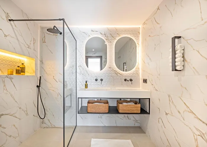 Banus - Beautiful Modern Flat Sea Views Marbella