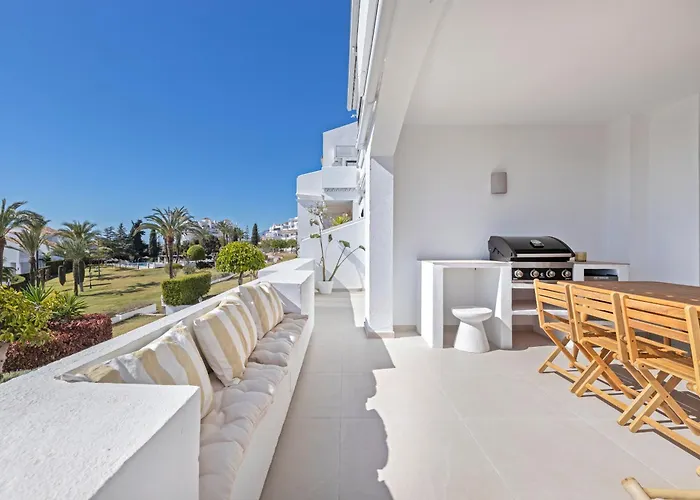 Banus - Beautiful Modern Flat Sea Views Marbella