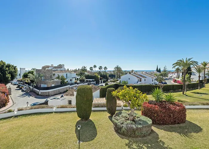 Banus - Beautiful Modern Flat Sea Views Apartament