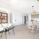 Banus - Beautiful Modern Flat Sea Views *
