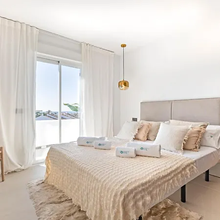 Banus - Beautiful Modern Flat Sea Views * Marbella