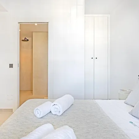 Banus - Beautiful Modern Flat Sea Views *