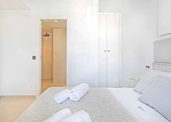 Banus - Beautiful Modern Flat Sea Views *