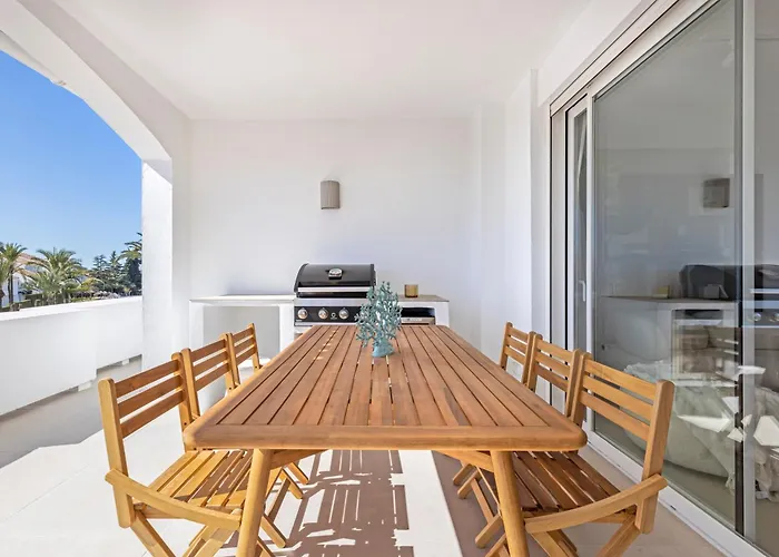 Banus - Beautiful Modern Flat Sea Views *