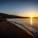 Banus - Beautiful Modern Flat Sea Views Apartament