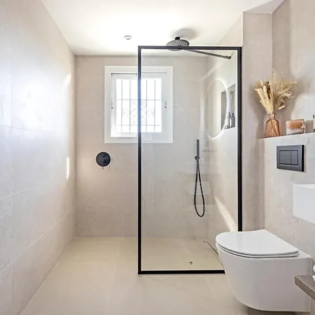 Banus - Beautiful Modern Flat Sea Views 公寓