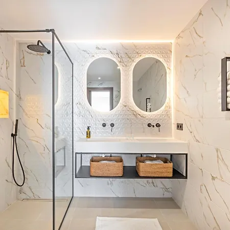 Banus - Beautiful Modern Flat Sea Views 马尔韦利亚