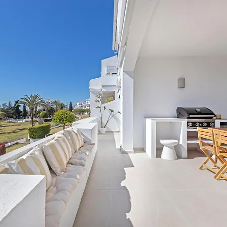 Banus - Beautiful Modern Flat Sea Views 马尔韦利亚